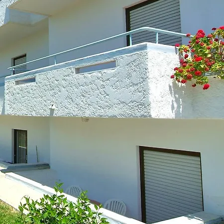 Yiannis & Aparthotel 3*