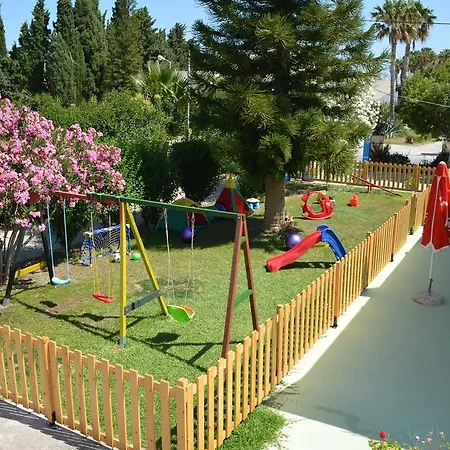 Aparthotel Yiannis & 3*