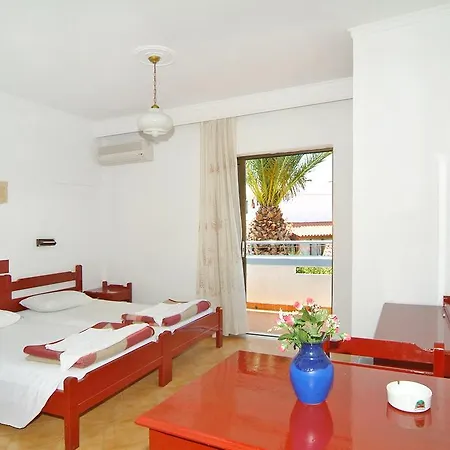 Yiannis & Aparthotel 3*